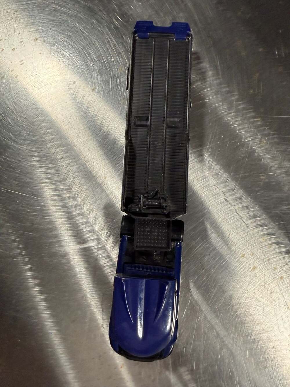 Hot Wheels Super Rigs Haulin' Class Semi Truck and Flatbed Trailer Blue Stars